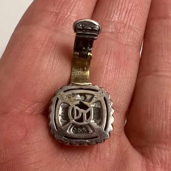 - David Yurman 18k and Silver Diamond Pendant. Excellent Condition. - Picture 4 of 8